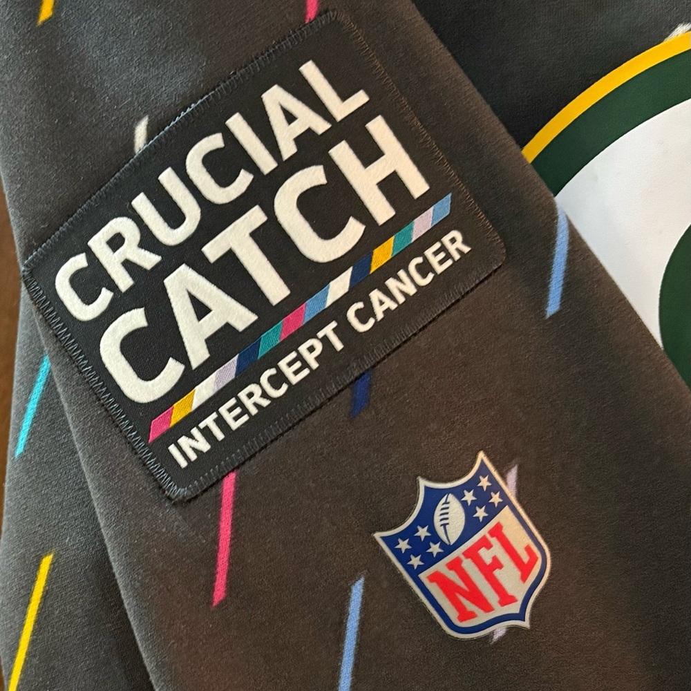 Nike Crucial Catch Green Bay Packers Gray Hoodie. Medium. - Picture 3 of 5